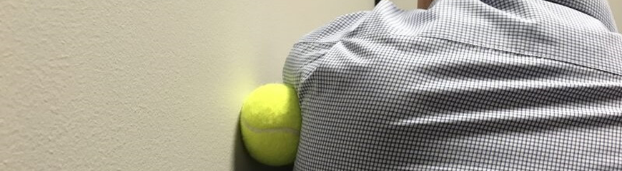 Kaip peties skausmus gali sumažinti paprasčiausias teniso kamuoliukas?